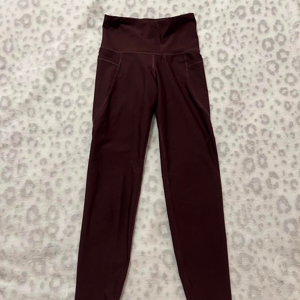 old navy active maroon leggings- size xs